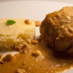 contramuslos-con-salsa-de-cacahueye-03