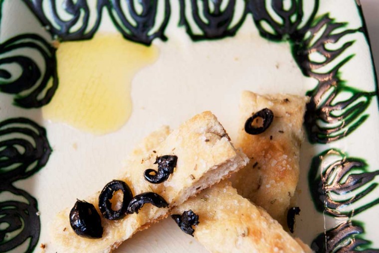 focaccia-de-aceitunas-negras_01